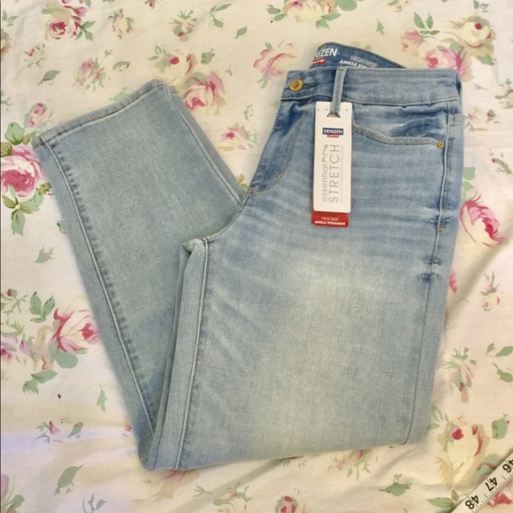 Levi's Denim - WOMENS denzim by Levi’s Jeans